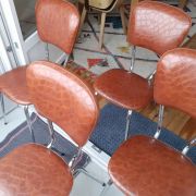 Chaises similicuir écailles 