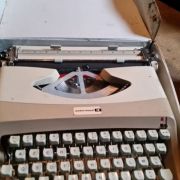 MACHNES A ECRIRE 1975