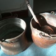 Petits chaudrons en cuivre x2 et chaufferette