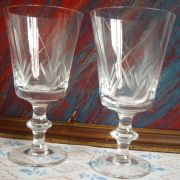 Deux anciens verres en cristal