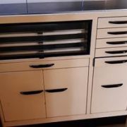 Meuble métallique de dentiste pour rangement des outils: 3 p