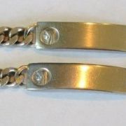 Deux bracelets gourmettes en métal argenté