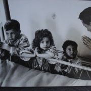 Photo de Jo Bouillon et 3 enfants de J. Baker