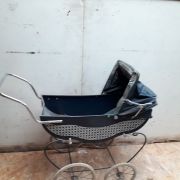 landeau   ,  bleu , bon etat 120x75