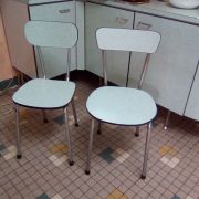 Buffet et ses 6 chaises vintage en formica