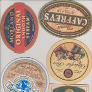collection étiquettes de fromage et sous-bocks