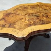 Belle table basse en bois massif pieds tournés, différentes 