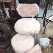 ensemble "moumoute" chaise , pouf et coussin
