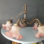 lustre en laiton et verre dépoli rose et blanc