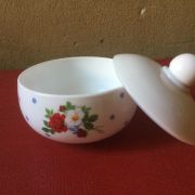 Sucriers  ou bonbonnières en arcopal 