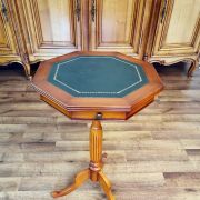 Guéridon octogonal en bois d'if