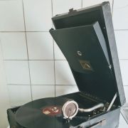 Gramophone portable, tourne-disque de collection