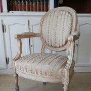 Fauteuil Médaillon Louis XVI à rénover