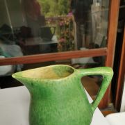 Cruche vert vintage, hauteur 17, 5 cm.