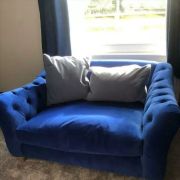 Canapé en velours bleue 