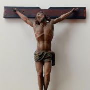 Magnifique Christ en croix, polychrome, du 17e siecle