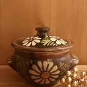 Petit pots vintage en bon état marron et fleurs datant des 9