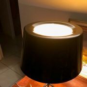Lampe trépied de table métal noir