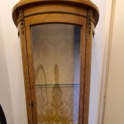 Vitrine style empire