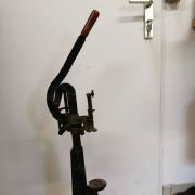 Embouche bouteilles fonte et cuivre