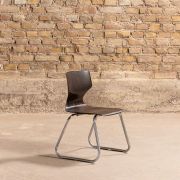 Chaise d'enfant avec pieds en métal chromé, signé Vanerum