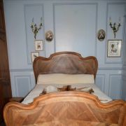 Lit 2 places bois fruitier + sommier matelas 