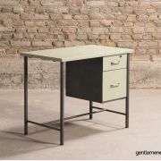 Petit bureau en métal équipé d'un caisson