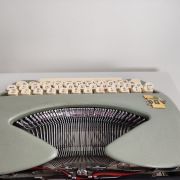 Machine à écrire ABC vintage