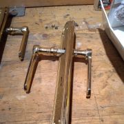 poing de porte en laiton