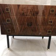 Commode 3 tiroirs laquée placage palissandre