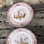 Deux assiettes Moustiers