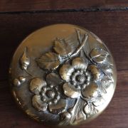 Boîte à bijoux ou vide poche en laiton doré 