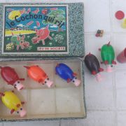 Jeu petits cochons années 60 presque complet