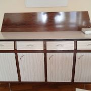 Meuble buffet bas en formica