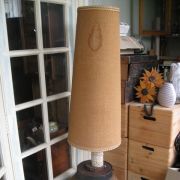 Ancien essieux de charrue en lampe