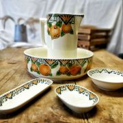 Ensemble toilette vasque et broc et supports