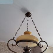 Lustre fer forgé et verre teinté