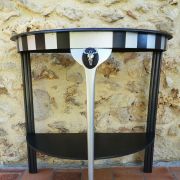 Console demi lune bayadère noir et argent agrémenté d'un cam