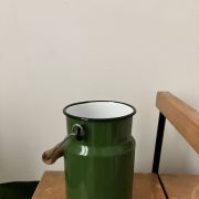 Pot à lait vintage en émail 