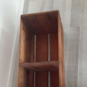 Caisses en bois avec inscriptions des compagnies