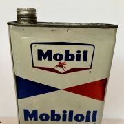Ancien bidon d'huile MOBIL