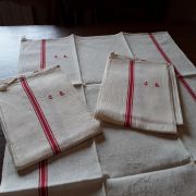 3 anciens torchons brodés 