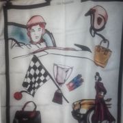 Foulard TEXIER 100% soie, jamais porté.Vendu sans sa boite.