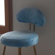 Chaise moumoute bleue