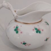 Pot à lait en porcelaine VIEUX PARIS fin xixeme. 