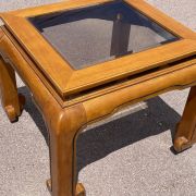 Jolie table  bois avec plateau en verre