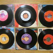 Vinyles 11 Disques 45 Tours - Années 70-80 
