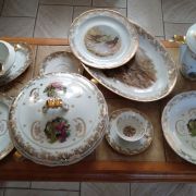 Service de table 90 pieces année 68