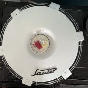 Un ancien radiateur SAUTER transformé en une originale