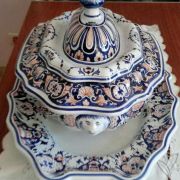 Soupière décorative type Moustier